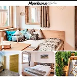Veronikas Relax & Family With Terrace, Alpenluxus Collection Vakantiehuis Fügen