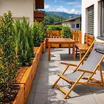 Veronikas Relax & Family With Terrace, Alpenluxus Collection * Fügen