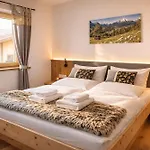 Veronikas Relax & Family With Terrace, Alpenluxus Collection Dom wakacyjny Fügen